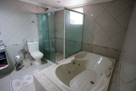 Casa à venda com 440m², 6 quartos e 1 vagaBanheiro da Suíte 1
