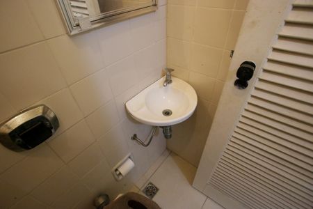 Casa à venda com 440m², 6 quartos e 1 vagaBanheiro de Serviço