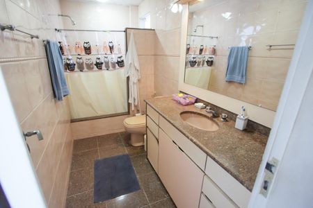Casa à venda com 440m², 6 quartos e 1 vagaBanheiro Social 1