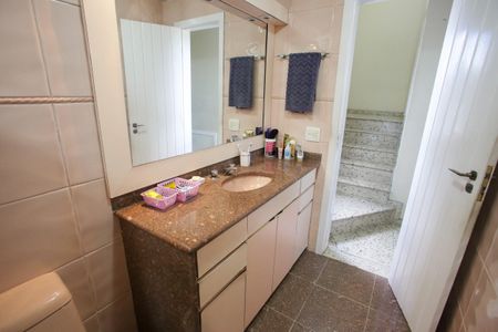 Casa à venda com 440m², 6 quartos e 1 vagaBanheiro Social 1