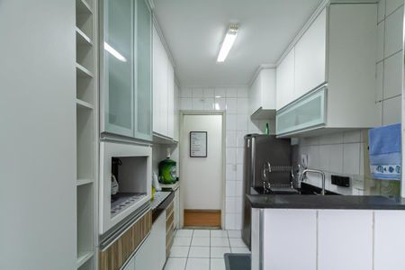 Apartamento à venda com 65m², 3 quartos e 2 vagas Apartamento à venda com 65m², 3 quartos e 2 vagasCozinha e Área de Serviço
