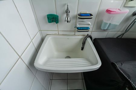 Apartamento à venda com 65m², 3 quartos e 2 vagas Apartamento à venda com 65m², 3 quartos e 2 vagasCozinha e Área de Serviço