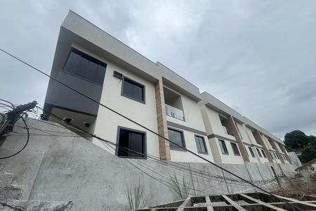 Casa à venda com 88m², 2 quartos e 1 vaga Casa à venda com 88m², 2 quartos e 1 vagaFachada