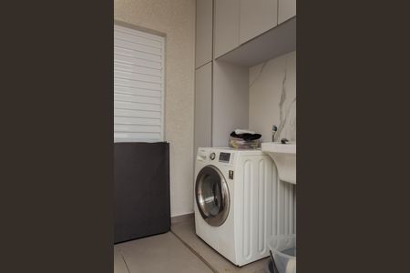 Casa à venda com 270m², 2 quartos e 2 vagas Casa à venda com 270m², 2 quartos e 2 vagasÁrea de Serviço