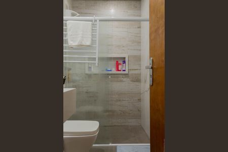 Casa à venda com 270m², 2 quartos e 2 vagas Casa à venda com 270m², 2 quartos e 2 vagasBanheiro da Suíte 1