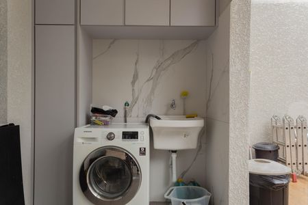 Casa à venda com 270m², 2 quartos e 2 vagas Casa à venda com 270m², 2 quartos e 2 vagasÁrea de Serviço