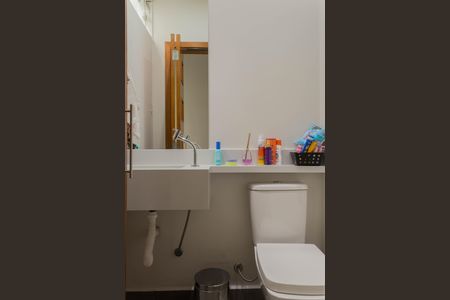 Casa à venda com 270m², 2 quartos e 2 vagas Casa à venda com 270m², 2 quartos e 2 vagasLavabo