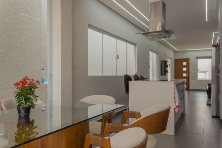 Casa à venda com 270m², 2 quartos e 2 vagas Casa à venda com 270m², 2 quartos e 2 vagasBanheiro