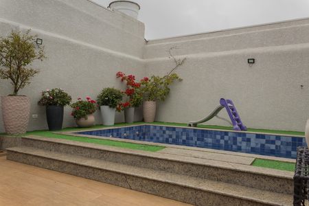 Casa à venda com 270m², 2 quartos e 2 vagas Casa à venda com 270m², 2 quartos e 2 vagasÁrea comum