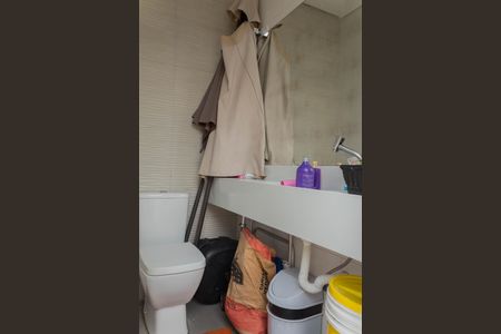 Casa à venda com 270m², 2 quartos e 2 vagas Casa à venda com 270m², 2 quartos e 2 vagasBanheiro de Serviço