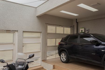 Casa à venda com 270m², 2 quartos e 2 vagas Casa à venda com 270m², 2 quartos e 2 vagasGaragem