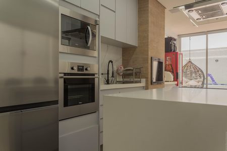 Casa à venda com 270m², 2 quartos e 2 vagas Casa à venda com 270m², 2 quartos e 2 vagasBanheiro