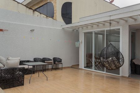 Casa à venda com 270m², 2 quartos e 2 vagas Casa à venda com 270m², 2 quartos e 2 vagasÁrea comum