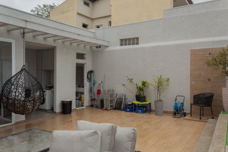 Casa à venda com 270m², 2 quartos e 2 vagas Casa à venda com 270m², 2 quartos e 2 vagasÁrea comum
