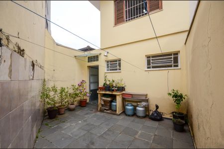Casa à venda com 150m², 3 quartos e 3 vagas Casa à venda com 150m², 3 quartos e 3 vagasQuintal