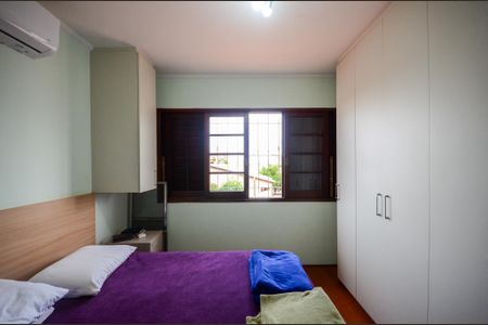 Casa à venda com 150m², 3 quartos e 3 vagas Casa à venda com 150m², 3 quartos e 3 vagasQuarto 3