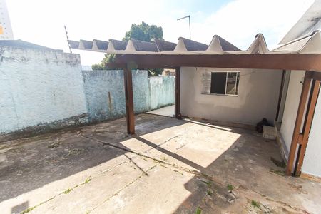 Casa para alugar com 200m², 3 quartos e 2 vagas Casa para alugar com 200m², 3 quartos e 2 vagasQuintal e Garagem
