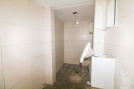 Banheiro social de casa para alugar com 3 quartos, 200m² em Guaianases, São Paulo