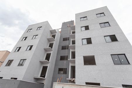 Apartamento à venda com 100m², 2 quartos e 1 vaga Apartamento à venda com 100m², 2 quartos e 1 vagaFachada