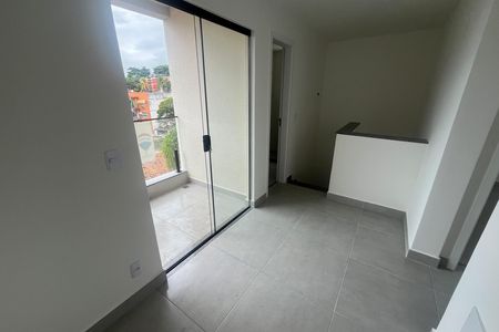 Casa à venda com 88m², 2 quartos e 1 vaga Casa à venda com 88m², 2 quartos e 1 vagaCorredor