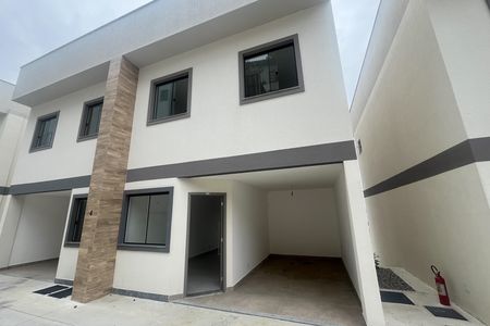 Casa à venda com 88m², 2 quartos e 1 vaga Casa à venda com 88m², 2 quartos e 1 vagaEntrada
