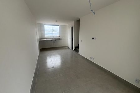 Casa à venda com 88m², 2 quartos e 1 vaga Casa à venda com 88m², 2 quartos e 1 vagaSala