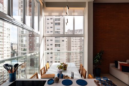 Apartamento à venda com 112m², 2 quartos e 3 vagas Apartamento à venda com 112m², 2 quartos e 3 vagasCozinha