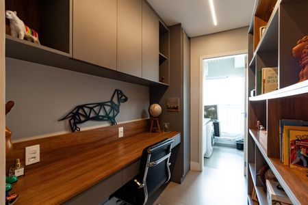 Apartamento à venda com 112m², 2 quartos e 3 vagas Apartamento à venda com 112m², 2 quartos e 3 vagasEscritório