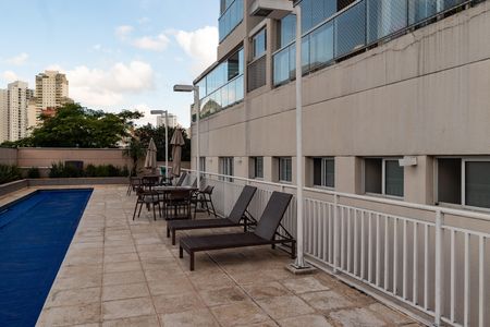 Apartamento à venda com 112m², 2 quartos e 3 vagas Apartamento à venda com 112m², 2 quartos e 3 vagasPiscina