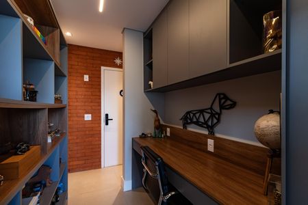 Apartamento à venda com 112m², 2 quartos e 3 vagas Apartamento à venda com 112m², 2 quartos e 3 vagasEscritório