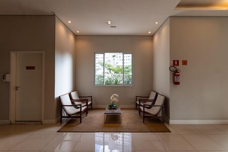 Apartamento à venda com 112m², 2 quartos e 3 vagas Apartamento à venda com 112m², 2 quartos e 3 vagasHall social