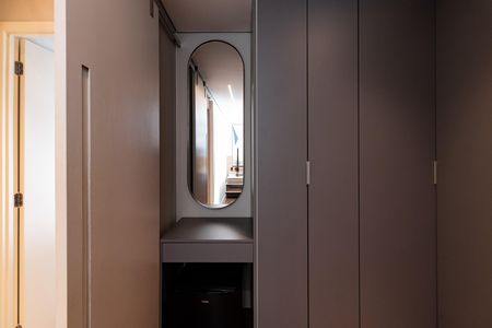 Apartamento à venda com 112m², 2 quartos e 3 vagas Apartamento à venda com 112m², 2 quartos e 3 vagasCloset do quarto