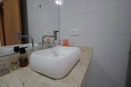 Apartamento à venda com 92m², 3 quartos e 2 vagas Apartamento à venda com 92m², 3 quartos e 2 vagasBanheiro 1