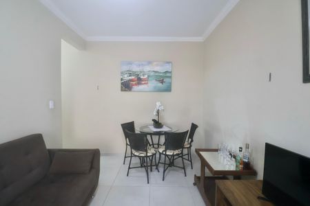 Sala de apartamento para alugar com 2 quartos, 76m² em Balneario Guarujá, Guarujá