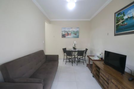 Sala de apartamento para alugar com 2 quartos, 76m² em Balneario Guarujá, Guarujá