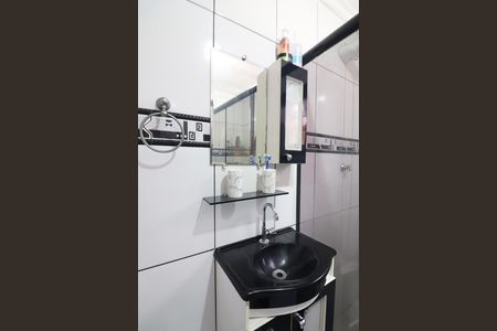 Casa à venda com 180m², 2 quartos e 2 vagasQuarto 1 - Suíte Banheiro 