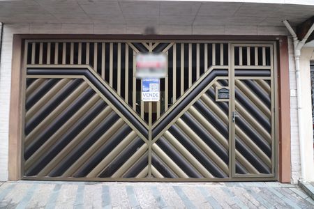 Casa à venda com 180m², 2 quartos e 2 vagasFachada