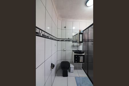 Casa à venda com 180m², 2 quartos e 2 vagasQuarto 1 - Suíte Banheiro 