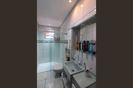 Casa à venda com 180m², 2 quartos e 2 vagasQuarto 3 - Suíte Banheiro 