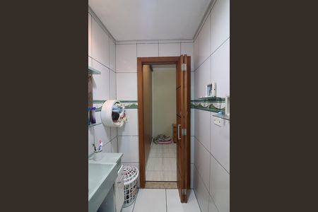 Casa à venda com 180m², 2 quartos e 2 vagasQuarto 3 - Suíte Banheiro 