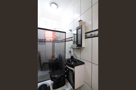Casa à venda com 180m², 2 quartos e 2 vagasBanheiro Social