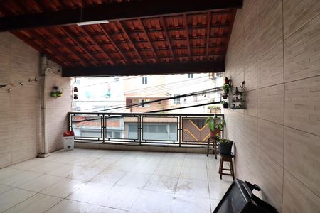Casa à venda com 180m², 2 quartos e 2 vagasQuarto 3 - Suíte Varanda 
