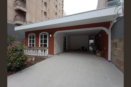 Casa para alugar com 230m², 4 quartos e 4 vagas Casa para alugar com 230m², 4 quartos e 4 vagasFoto 01
