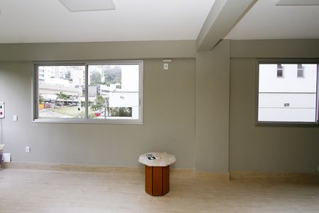Sala de kitnet/studio para alugar com 1 quarto, 54m² em Santa Lúcia, Belo Horizonte