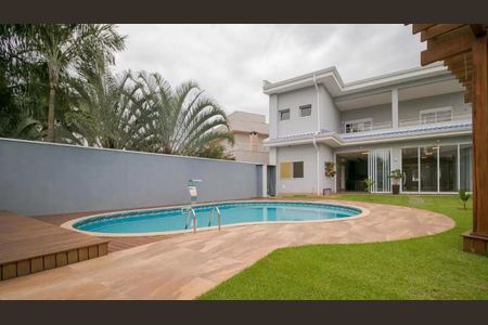 Casa de condomínio à venda com 472m², 3 quartos e 4 vagas Casa de condomínio à venda com 472m², 3 quartos e 4 vagasFoto 02