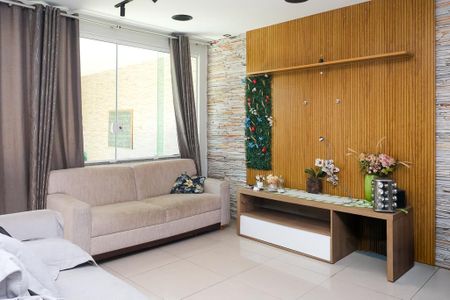 Casa para alugar com 90m², 3 quartos e 1 vaga Casa para alugar com 90m², 3 quartos e 1 vagaSala