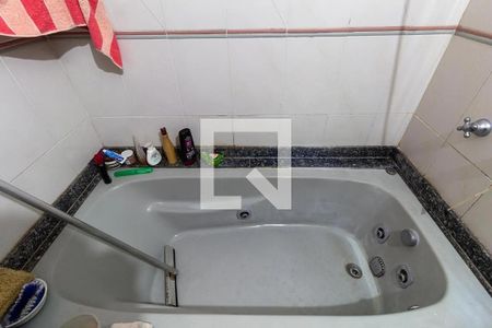 Casa à venda com 200m², 2 quartos e 2 vagasBanheiro