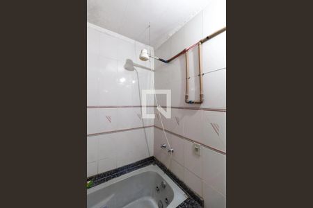 Casa à venda com 200m², 2 quartos e 2 vagasBanheiro