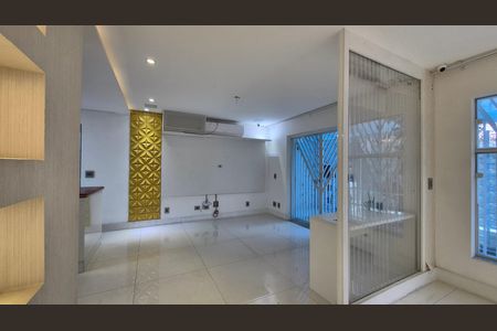 Casa para alugar com 180m², 4 quartos e 4 vagas Casa para alugar com 180m², 4 quartos e 4 vagasSala