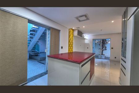Casa para alugar com 180m², 4 quartos e 4 vagas Casa para alugar com 180m², 4 quartos e 4 vagasCozinha